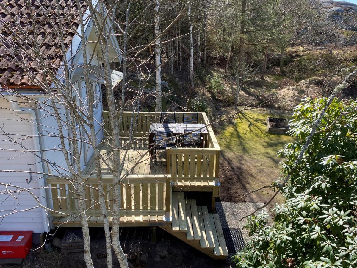 Stuga I Naturskoent Omrade Pa Vaestra Tjoern Saby Zewnętrze zdjęcie