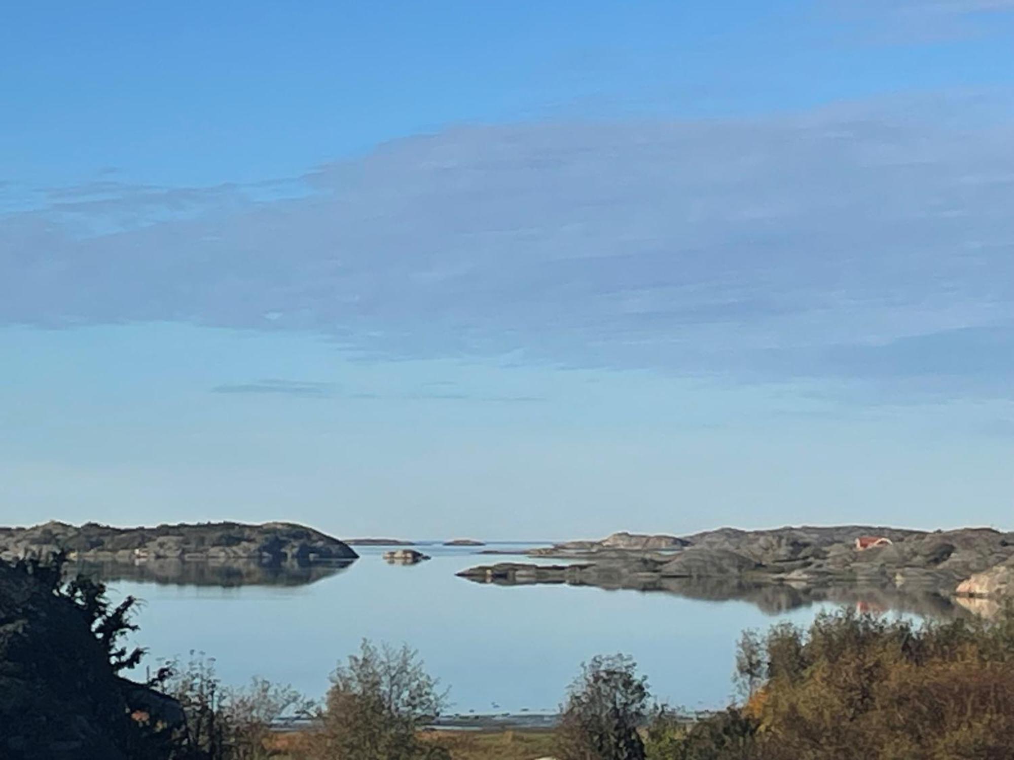 Stuga I Naturskoent Omrade Pa Vaestra Tjoern Saby Zewnętrze zdjęcie